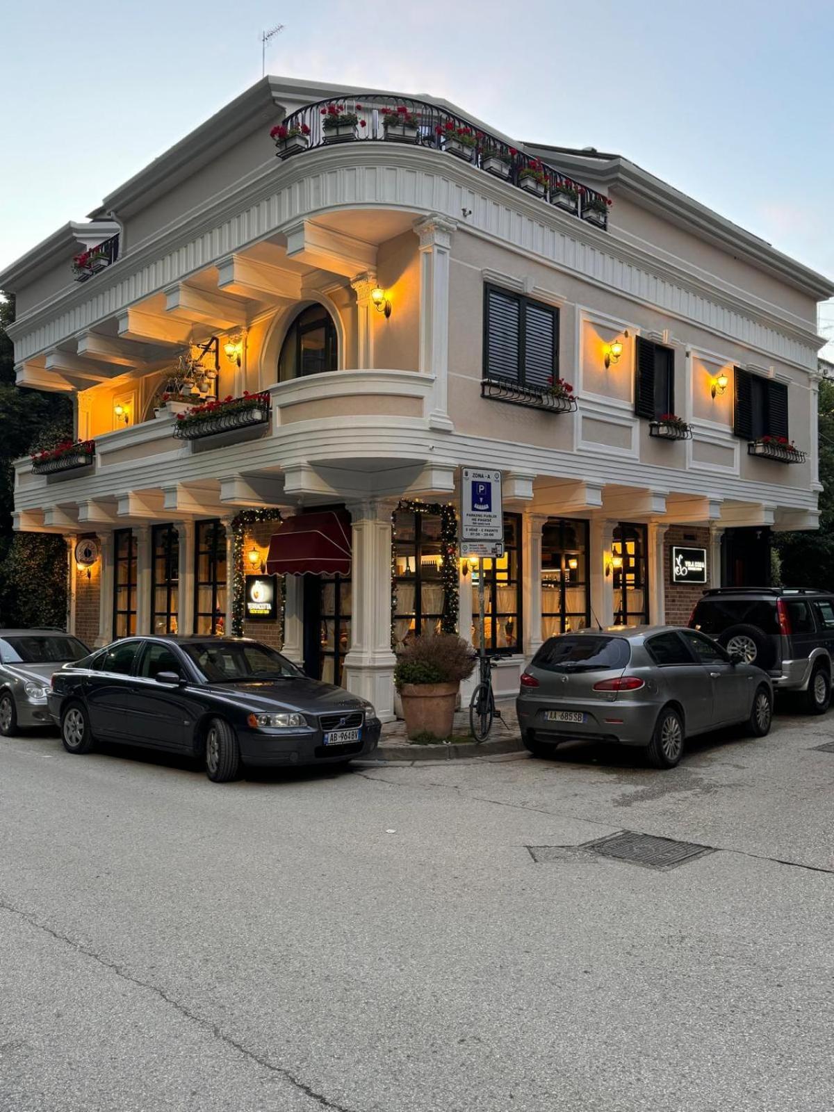 Vila Koja Boutique Hotel Tirana Esterno foto